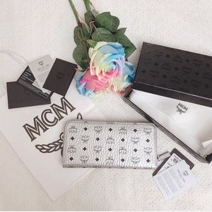 BNIB MCM zip around silver Visetos large wallet